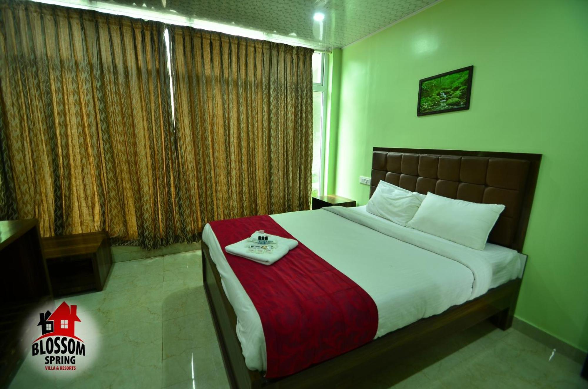 Blossom Spring Villa Уті Екстер'єр фото
