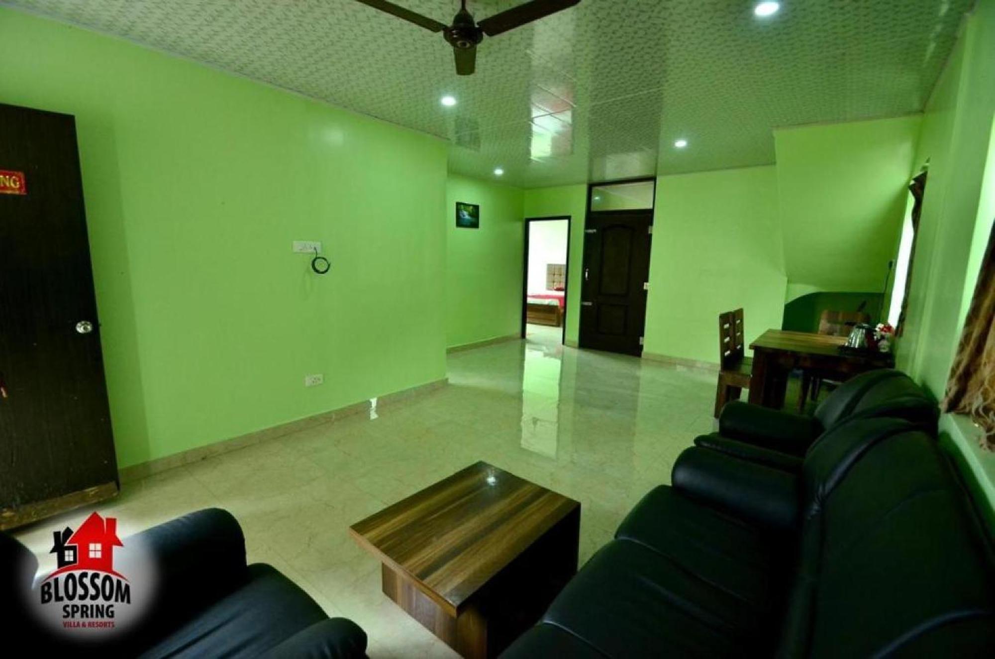 Blossom Spring Villa Уті Екстер'єр фото