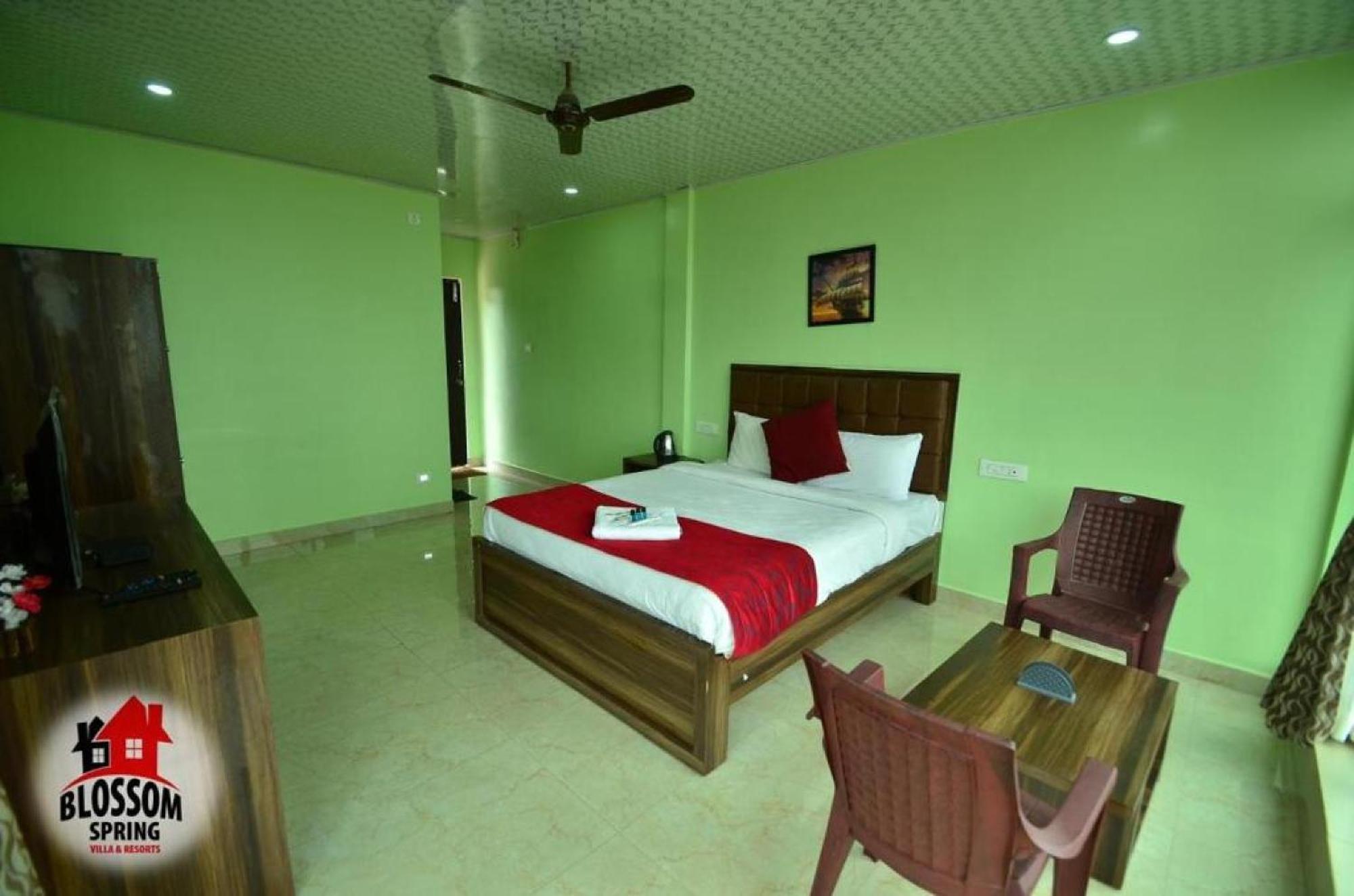Blossom Spring Villa Уті Екстер'єр фото